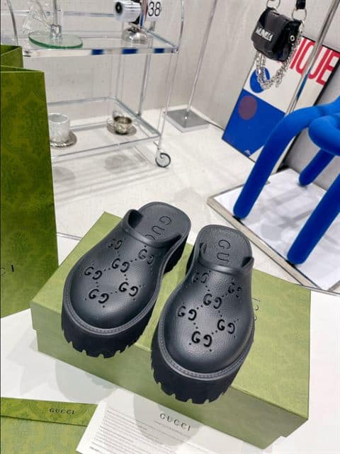 G*u*i wonmen's platform perforated g sandal - sdg013