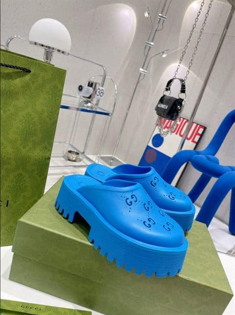 G*u*i wonmen's platform perforated g sandal - sdg014