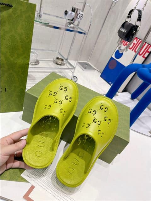 G*u*i wonmen's platform perforated g sandal - sdg016