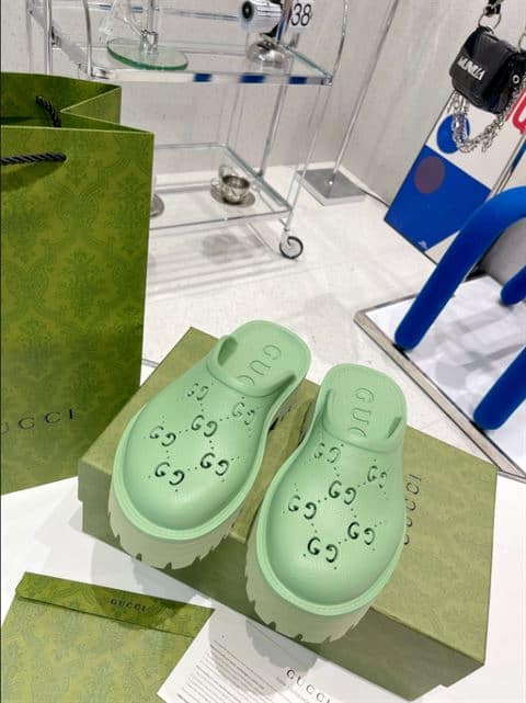 G*u*i wonmen's platform perforated g sandal - sdg019