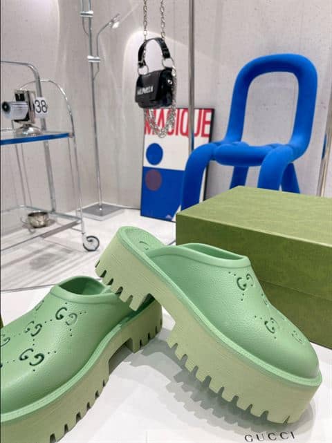 G*u*i wonmen's platform perforated g sandal - sdg019