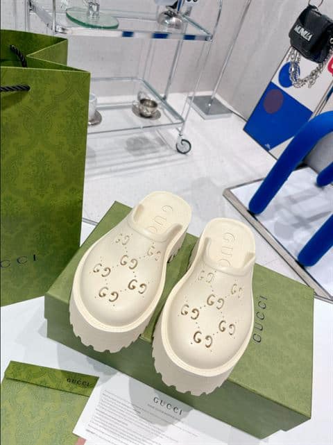 G*u*i wonmen's platform perforated g sandal - sdg020