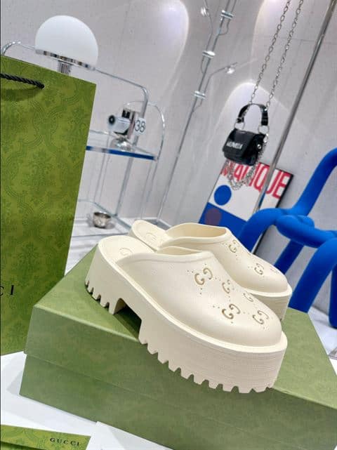 G*u*i wonmen's platform perforated g sandal - sdg020