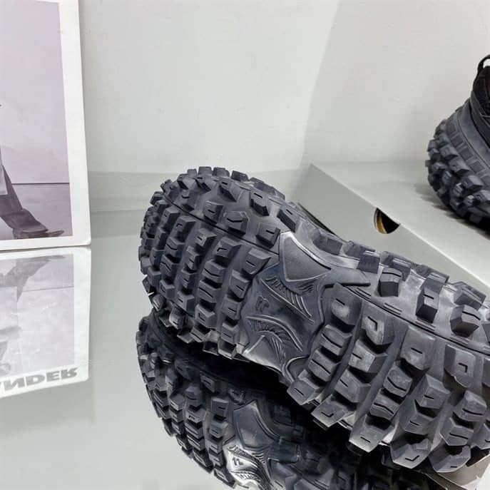 Ba*len*cia*ga men's defender trainers - bb226