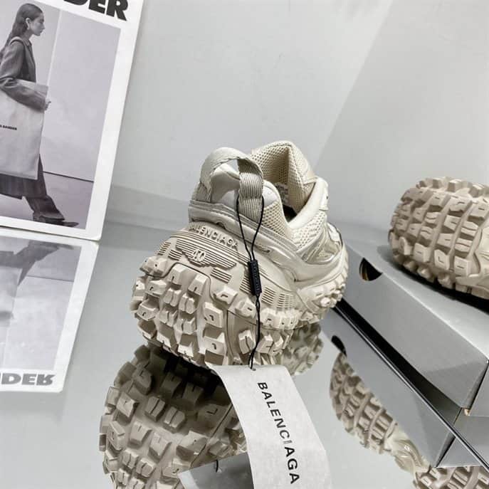 Ba*len*cia*ga men's defender trainers - bb228