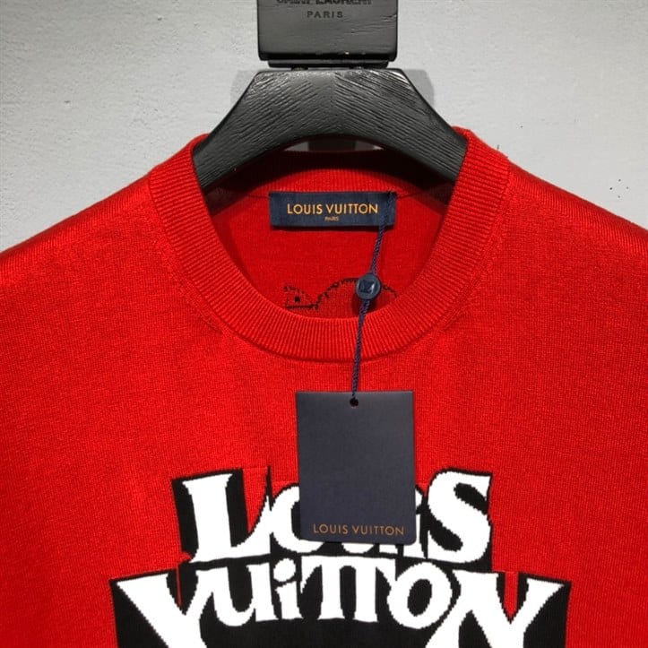 l0*is V*t0n t-shirt - lv29