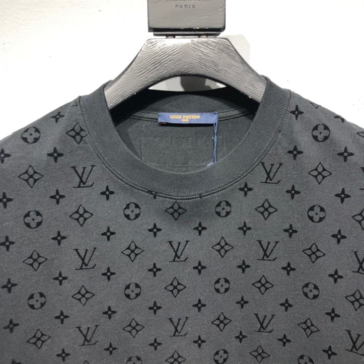 l0*is V*t0n t-shirt - lv36