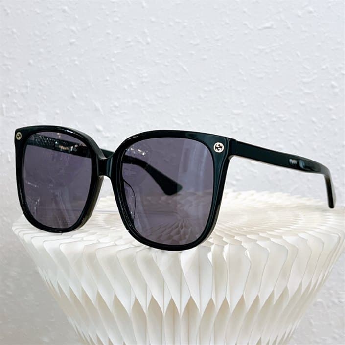 G*u*i sunglasses - gst04