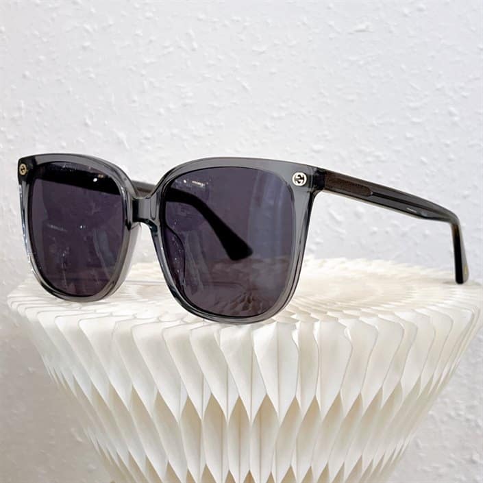 G*u*i sunglasses - gst04