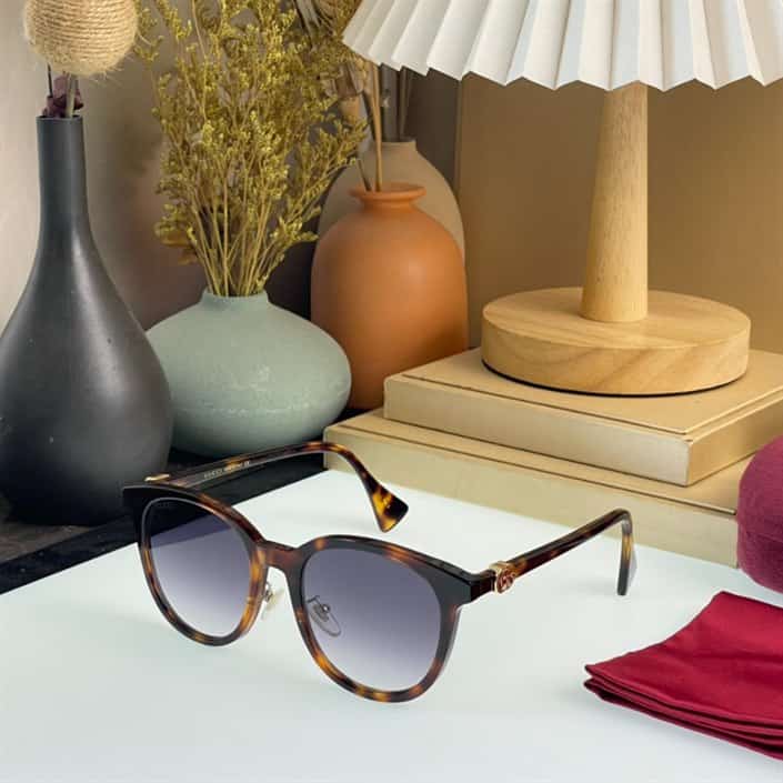 G*u*i sunglasses - gst07