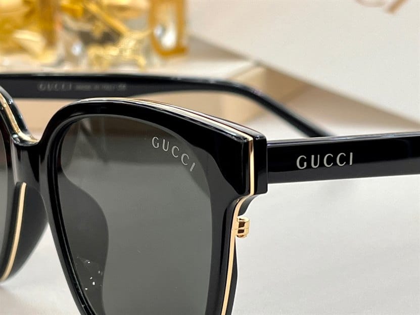 G*u*i sunglasses - gst14