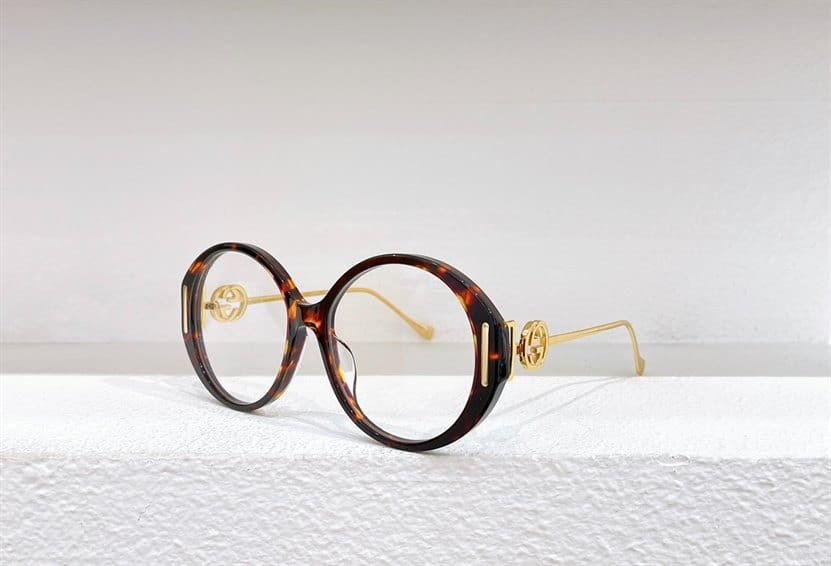 G*u*i sunglasses - gst24