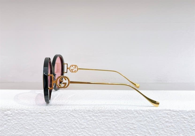 G*u*i sunglasses - gst24