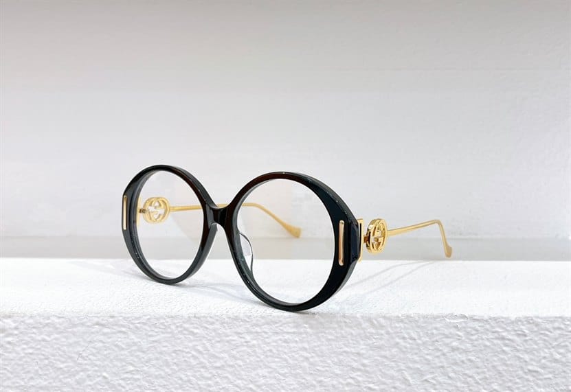 G*u*i sunglasses - gst24