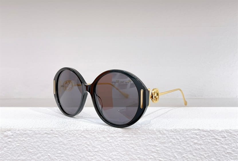 G*u*i sunglasses - gst24