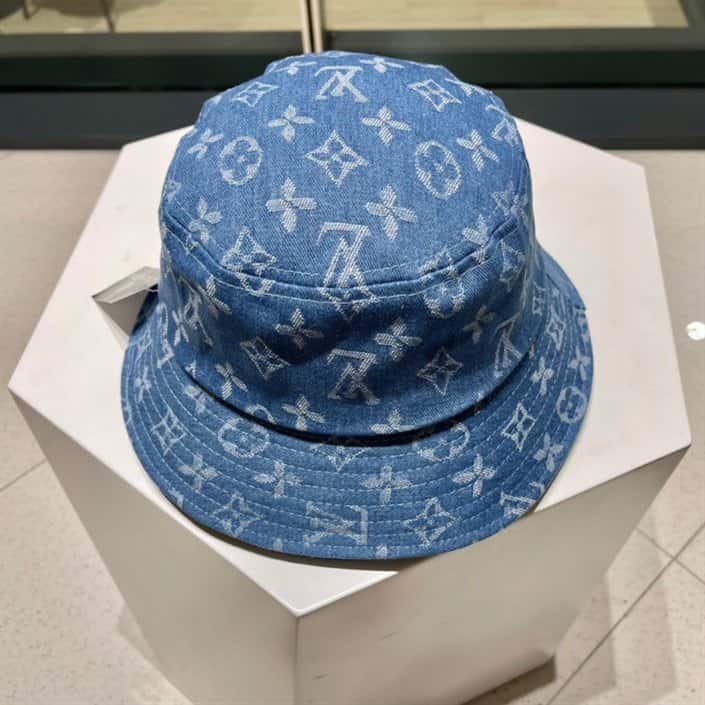 l0*is V*t0n bucket hat - lhc22