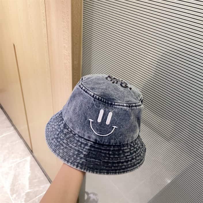 l0*is V*t0n bucket hat - lhc23