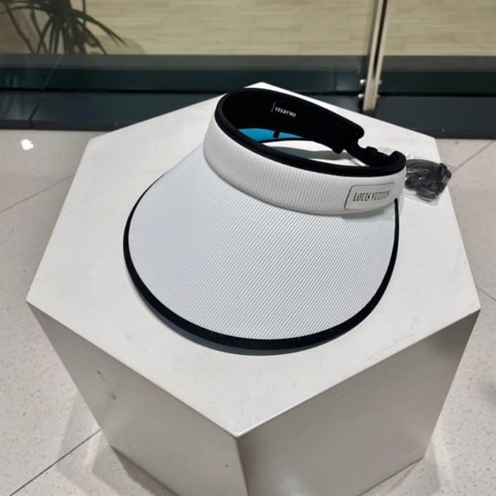 l0*is V*t0n visor - lhc10