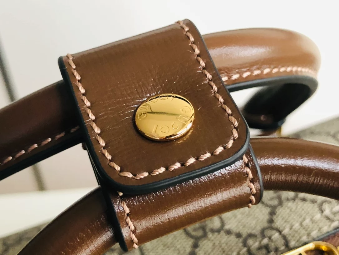 DUFFLE BAG WITH INTERLOCKING G - GBC082