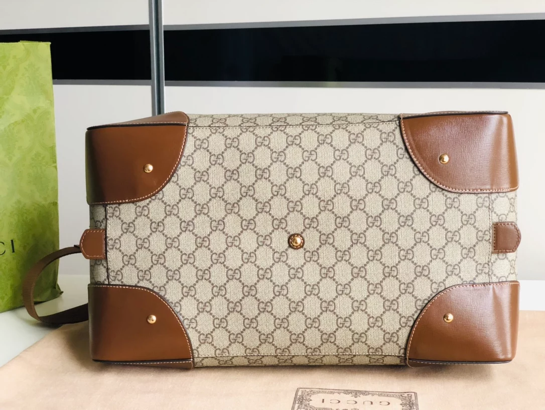 DUFFLE BAG WITH INTERLOCKING G - GBC082