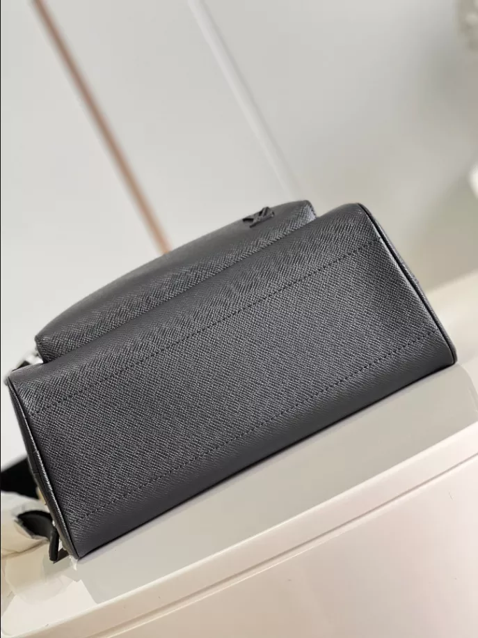 l0*is V*t0n adrian backpack taiga leather - lbv386