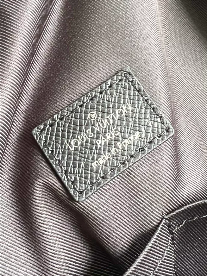 l0*is V*t0n adrian backpack taiga leather - lbv386