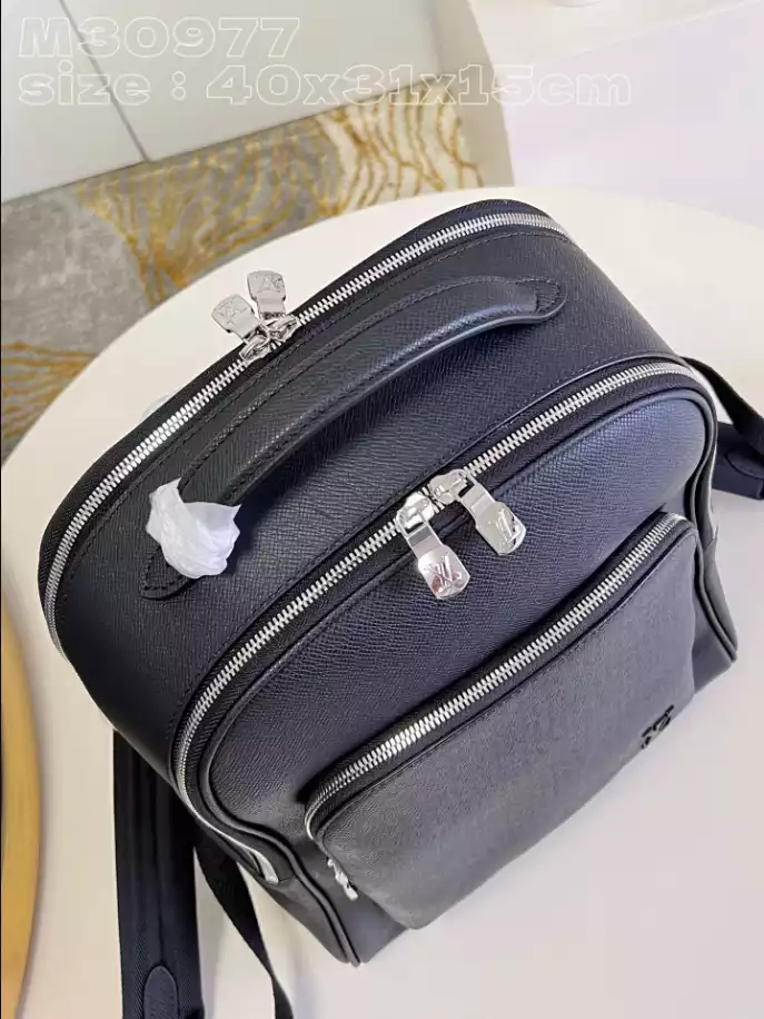 l0*is V*t0n avenue backpack - lbv376