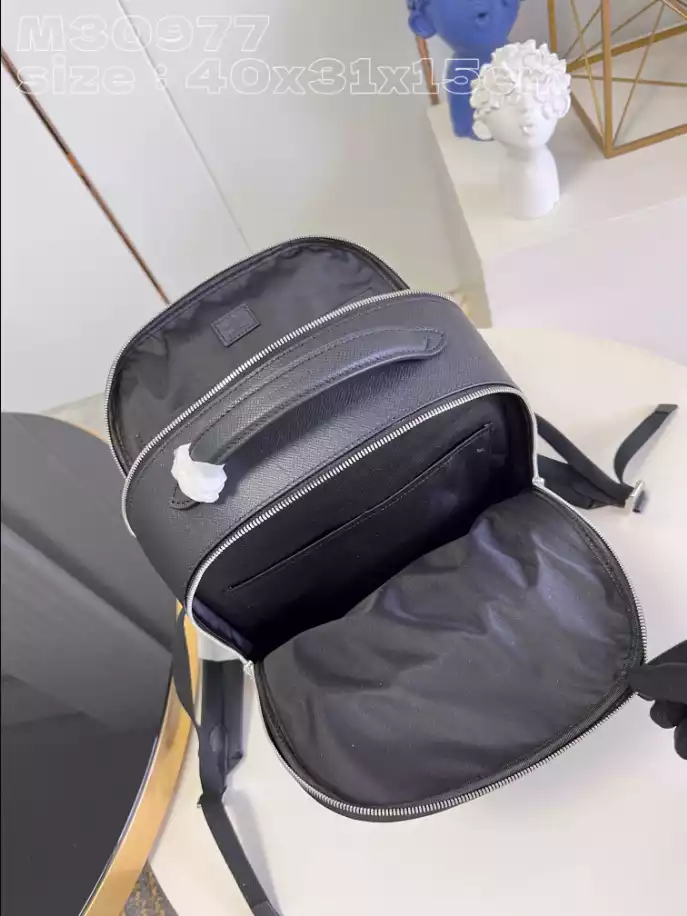 l0*is V*t0n avenue backpack - lbv376