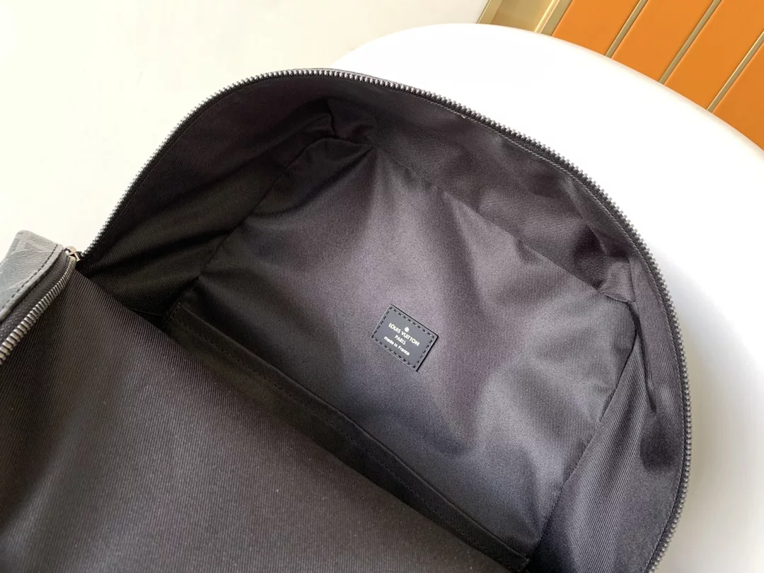 l0*is V*t0n discovery backpack - lbv377