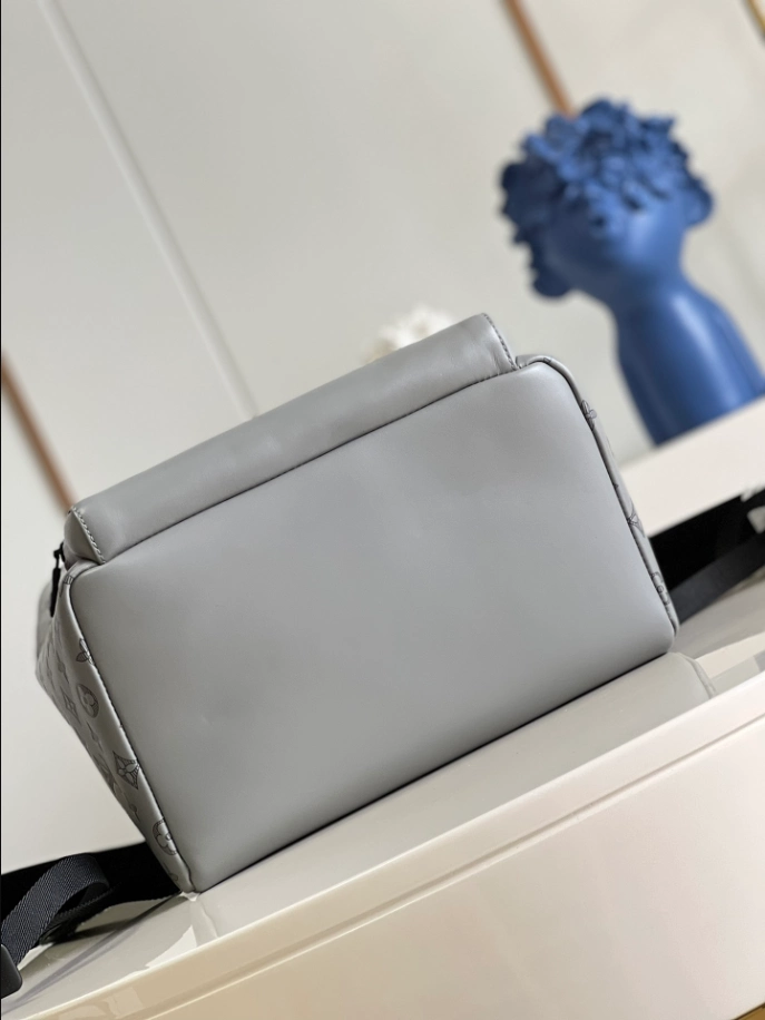 l0*is V*t0n racer backpack monogram shadow leather - lbv382