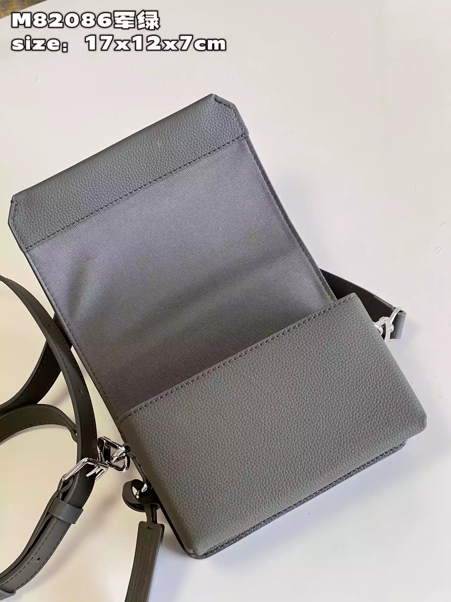 l0*is V*t0n fastline wearable wallet - rrg067