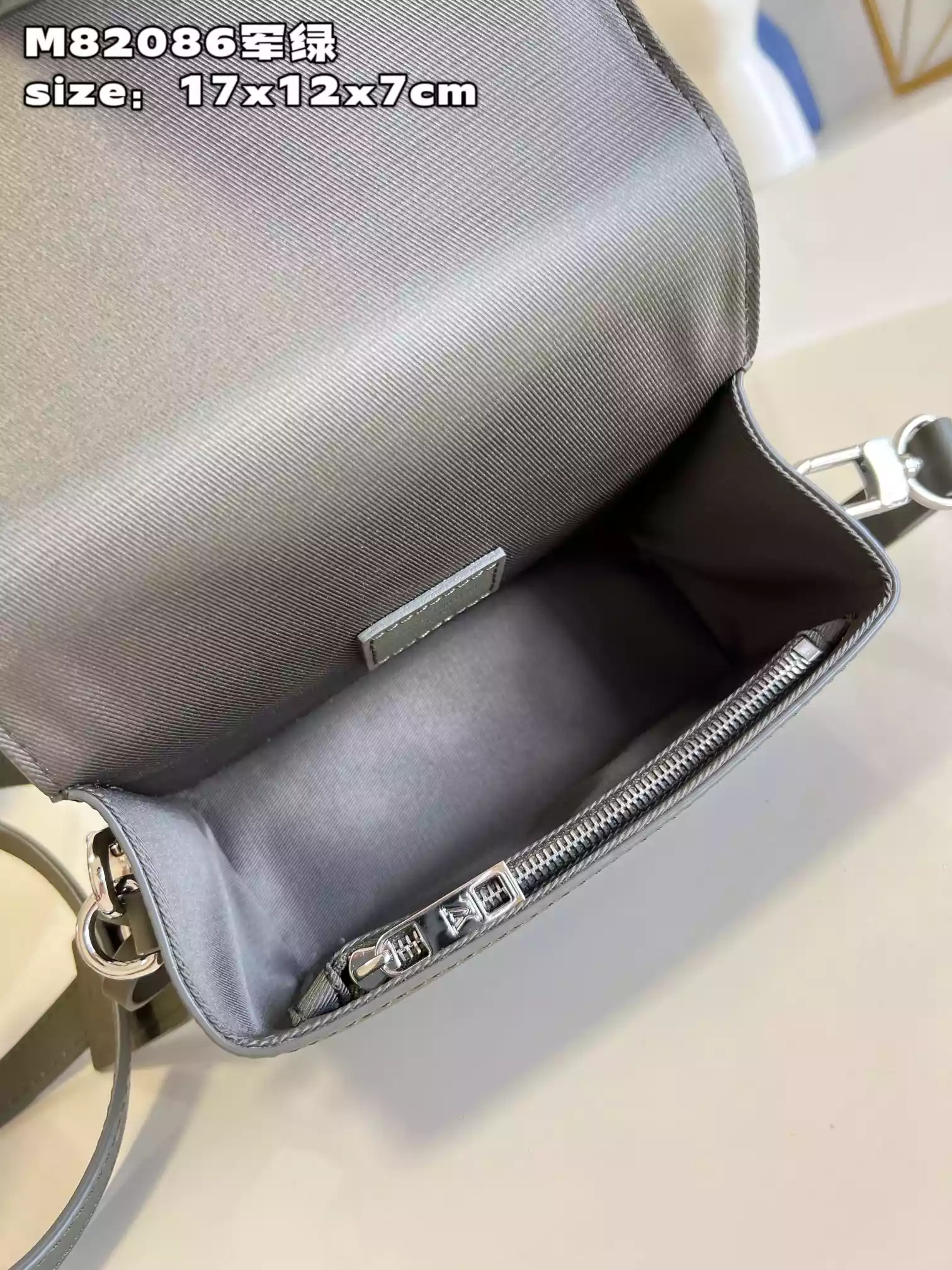 l0*is V*t0n fastline wearable wallet - rrg067