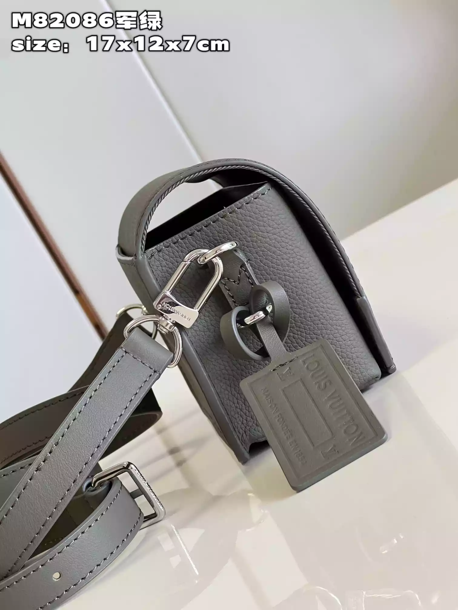 l0*is V*t0n fastline wearable wallet - rrg067