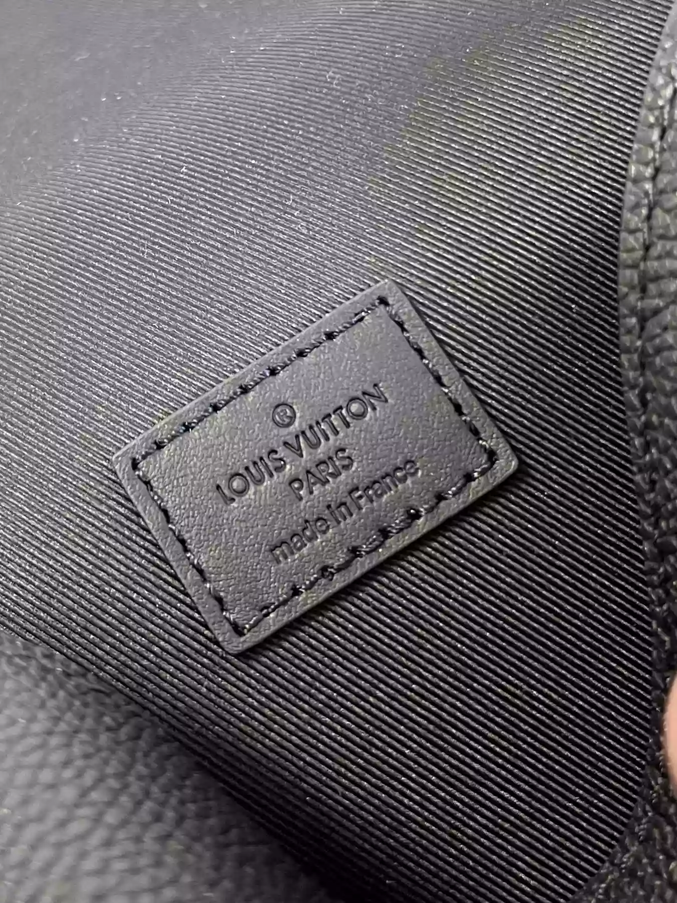 l0*is V*t0n fastline wearable wallet - rrg068