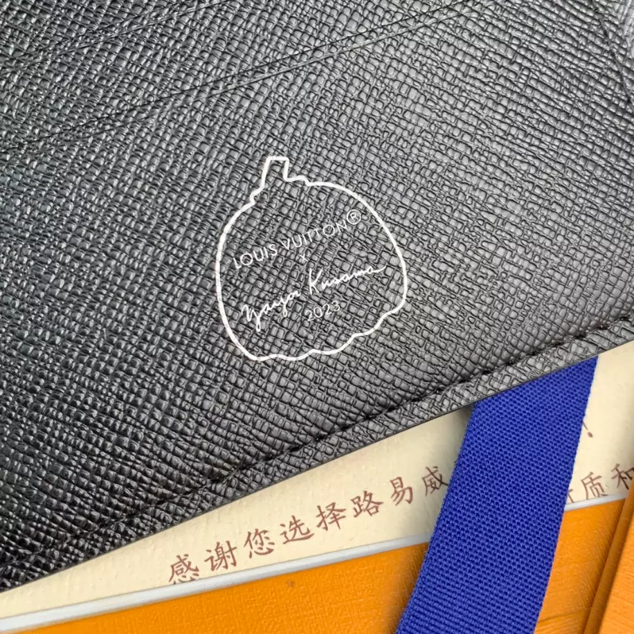 l0*is V*t0n lv x yk multiple wallet - lbv401