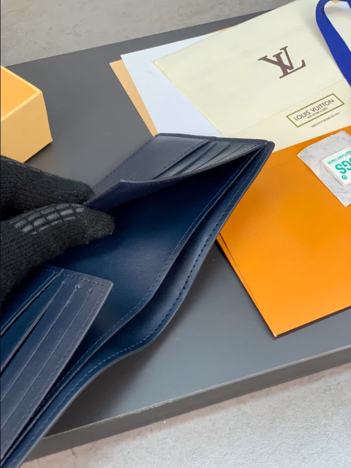 l0*is V*t0n slender wallet damier infini leather - lbv404