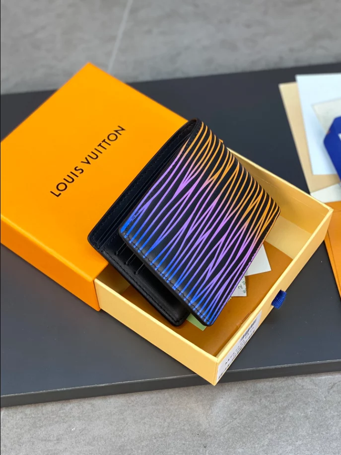 l0*is V*t0n slender wallet - lbv399