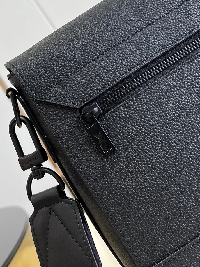 l0*is V*t0n takeoff messenger - lbv411