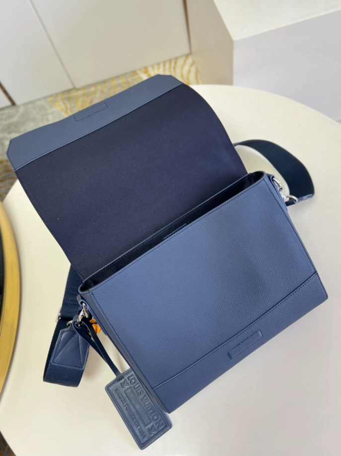 l0*is V*t0n takeoff messenger - lbv412