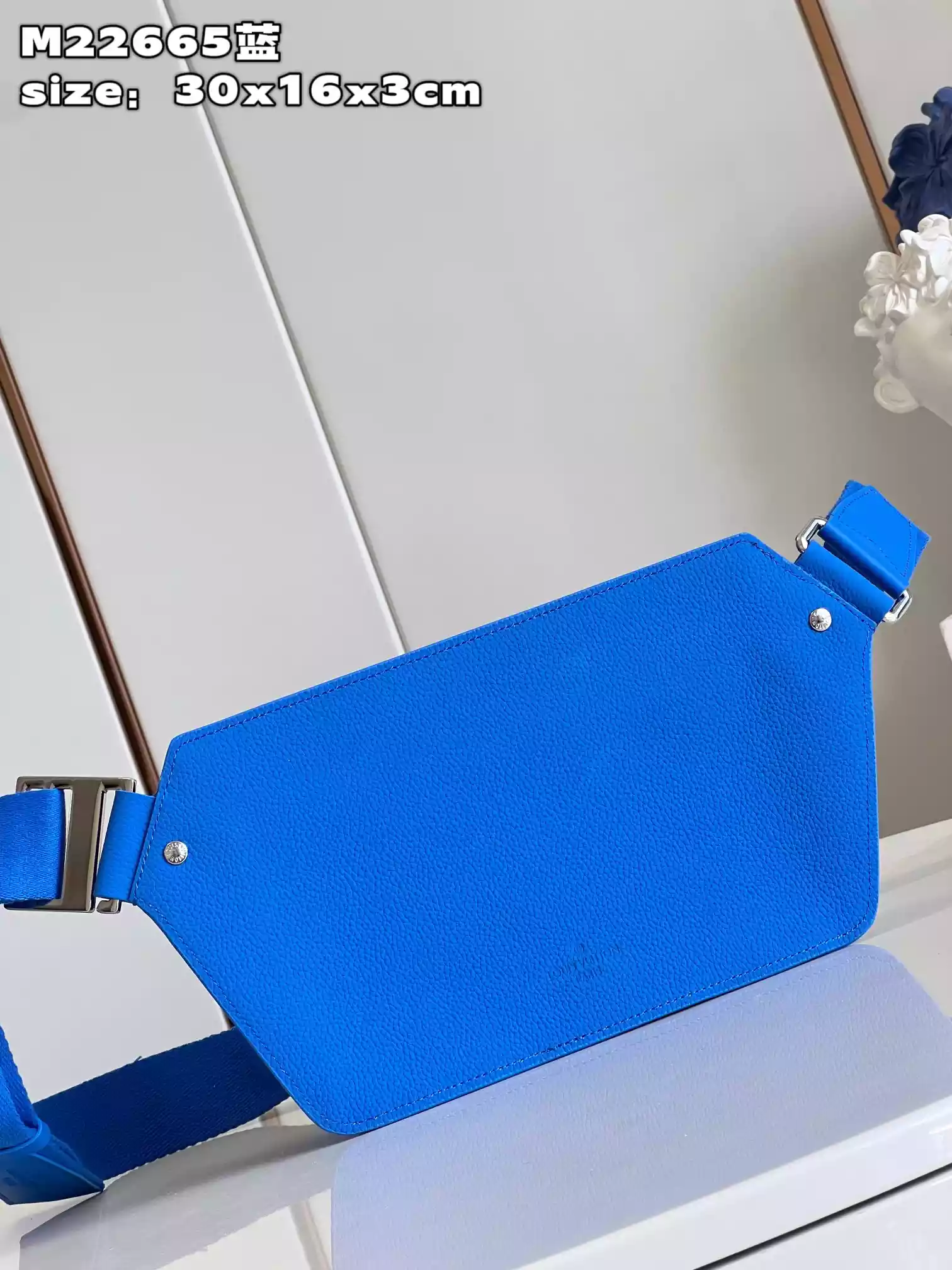 l0*is V*t0n takeoff slingbag - lbv419