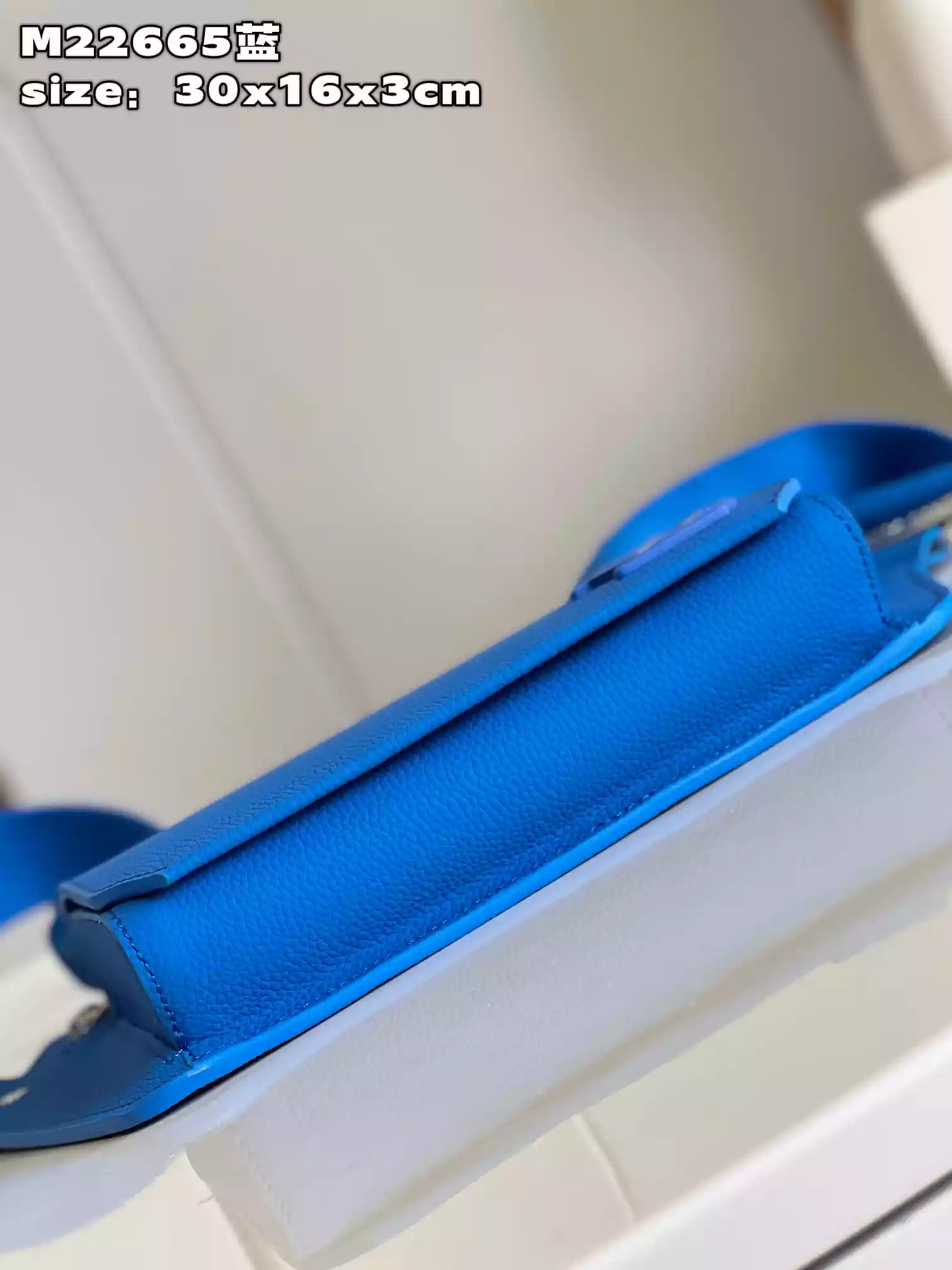 l0*is V*t0n takeoff slingbag - lbv419