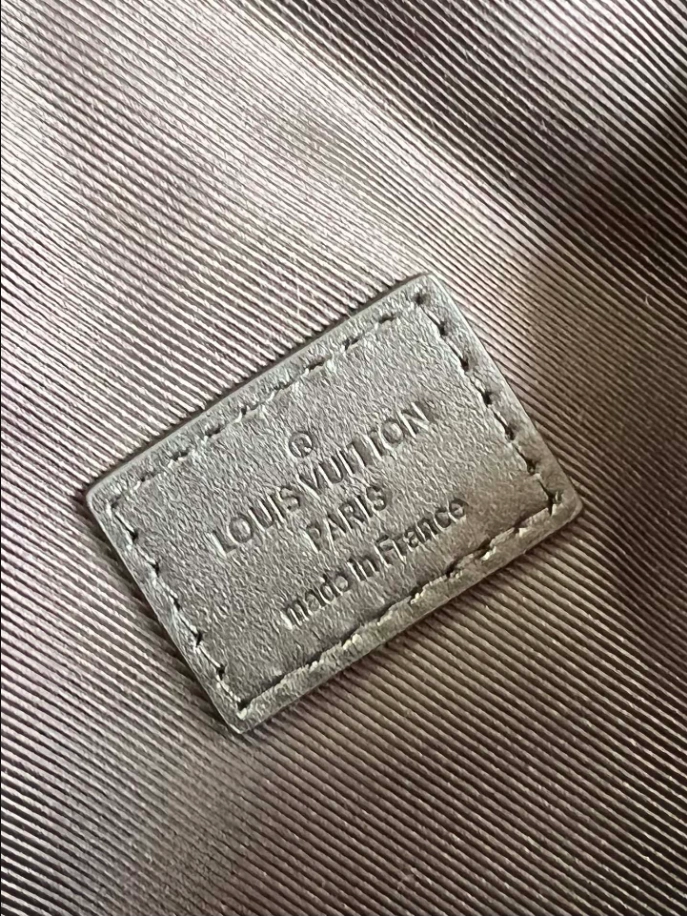 l0*is V*t0n steamer wearable wallet -rrg066