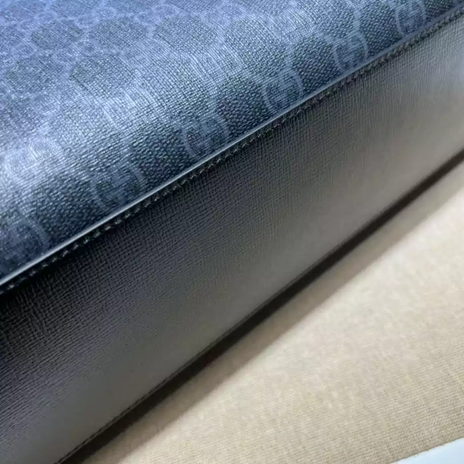 MEDIUM TOTE BAG WITH INTERLOCKING G - GBC052