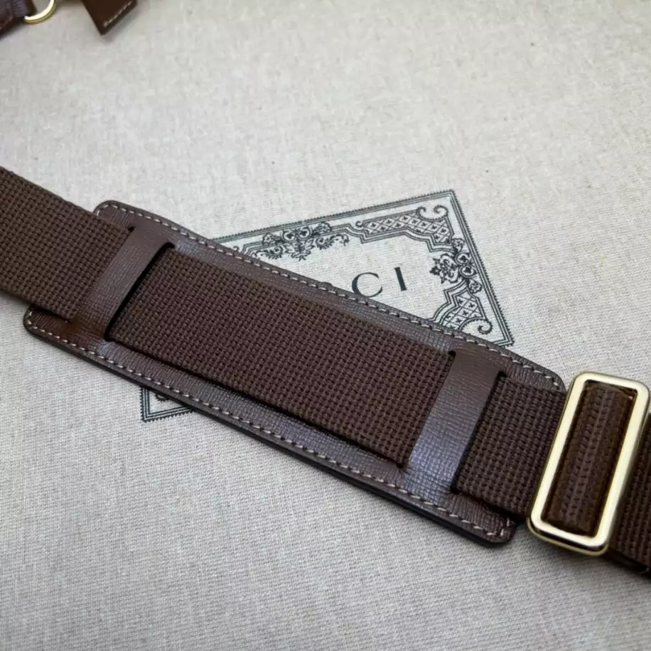 MESSENGER BAG WITH INTERLOCKING G - GBC062