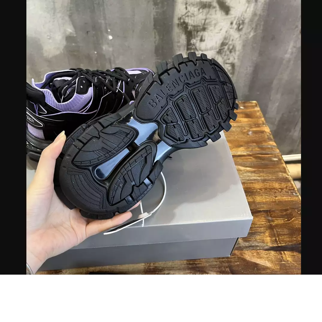 Ba*len*cia*ga men's track sneaker - bb243