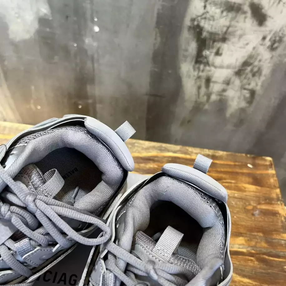 Ba*len*cia*ga track sneaker - bb246