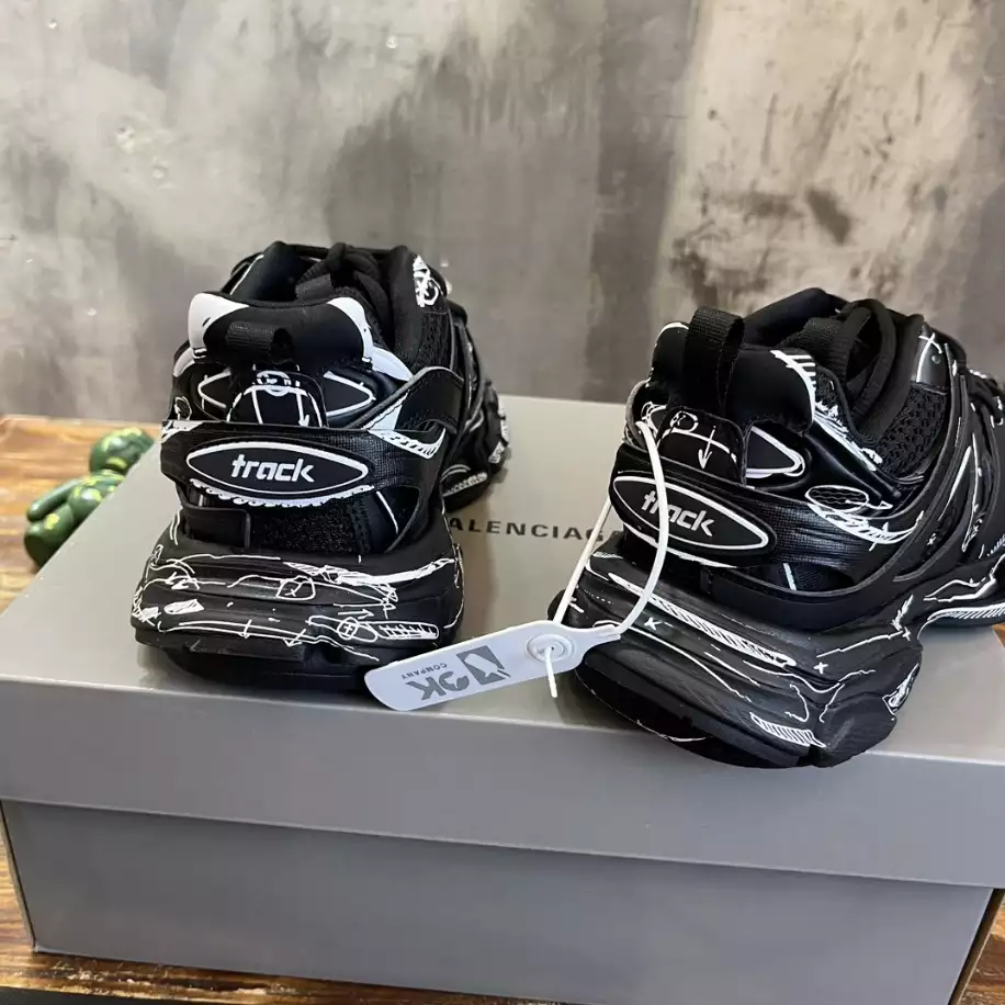 Ba*len*cia*ga track sneaker - bb247