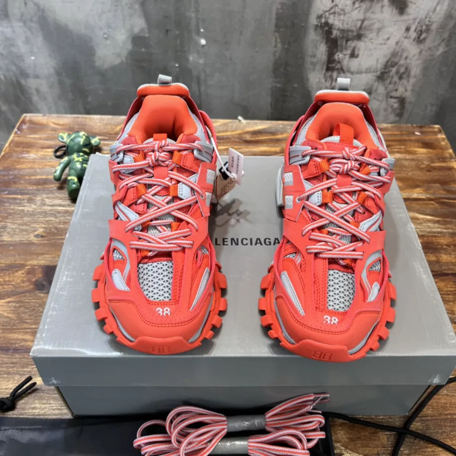 Ba*len*cia*ga track sneaker - bb249