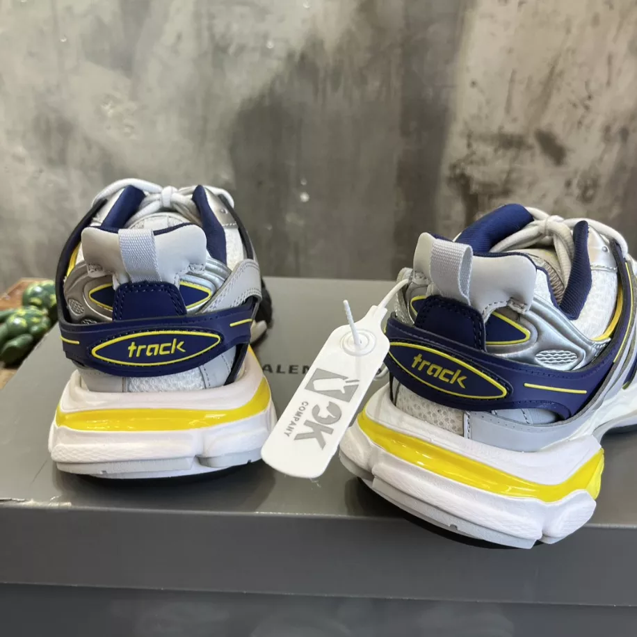 Ba*len*cia*ga track sneaker - bb250