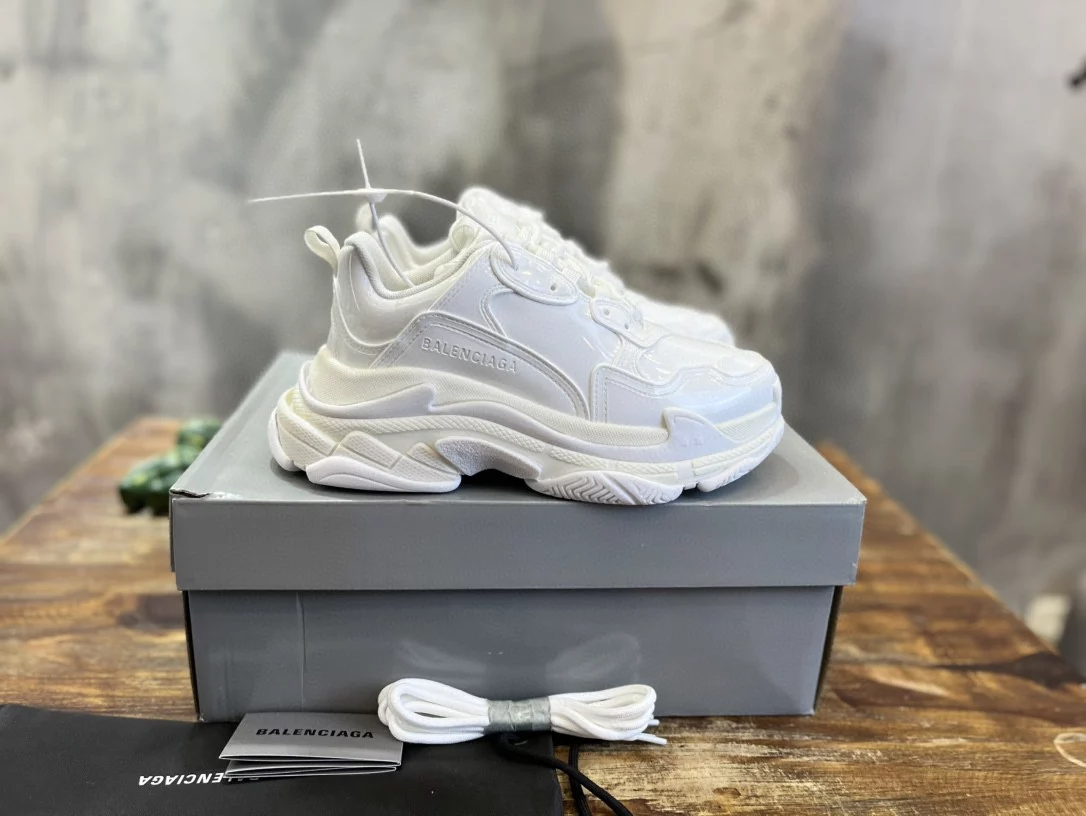 Ba*len*cia*ga triple s sneaker - bb258